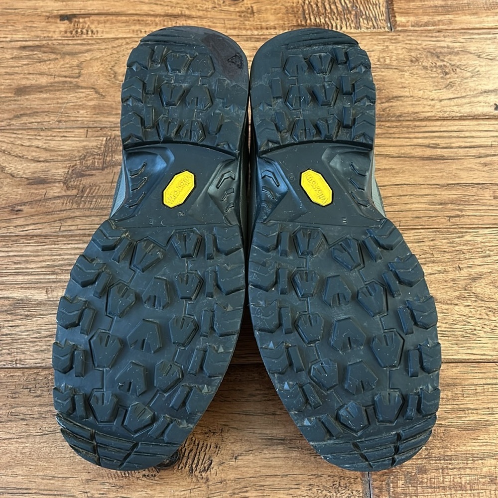 Lowa Renegade GTX Lo Hiking Boots Shoes Graphite Jade Womens Size 8.5 Vibram - Picture 11 of 12